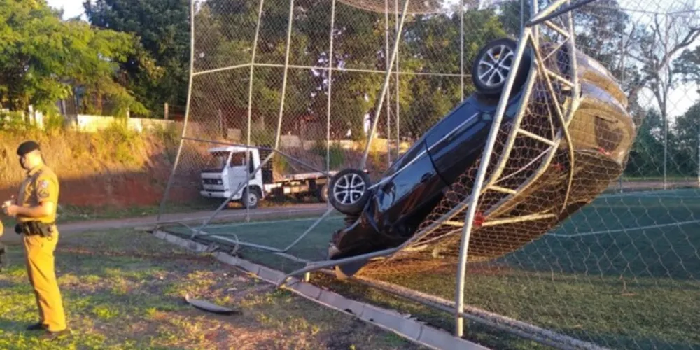 Acidente ocorreu na rua da Campina, na tarde deste sábado (20)