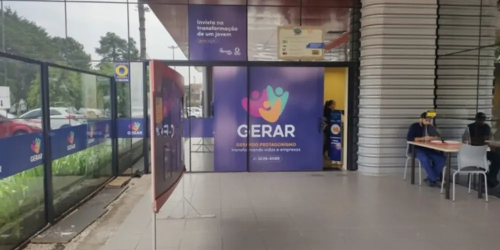 Em Curitiba, 33 empresas que são modelo na implantação do programa de aprendizagem receberam o selo Empresa Legal