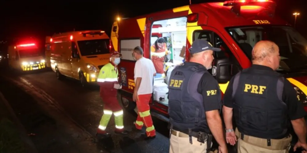 Vítimas foram encaminhadas para o Hospital Regional de Ponta Grossa com lesões graves