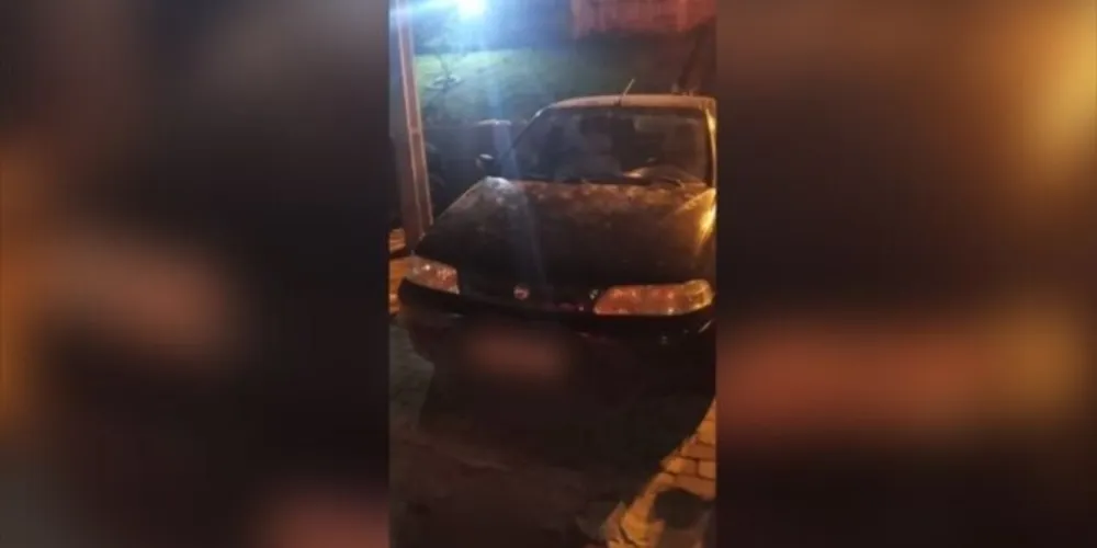 Segundo informações, o automóvel estaria no interior de um motel localizado na cidade de Ponta Grossa