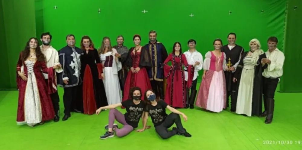 O que ninguém esperava era que a Academia Pró-Arte tivesse a ideia de comemorar a data com um fanfic mais do que especial