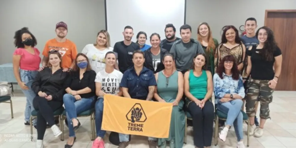 Equipe Treme Terra Race esteve reunida ontem, no Vila Velha Premium
Hotel, para avaliação da primeira corrida com obstáculos dos Campos Gerais