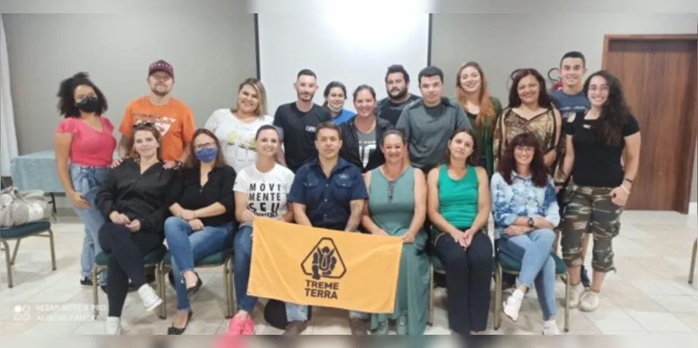 Equipe Treme Terra Race esteve reunida ontem, no Vila Velha Premium
Hotel, para avaliação da primeira corrida com obstáculos dos Campos Gerais