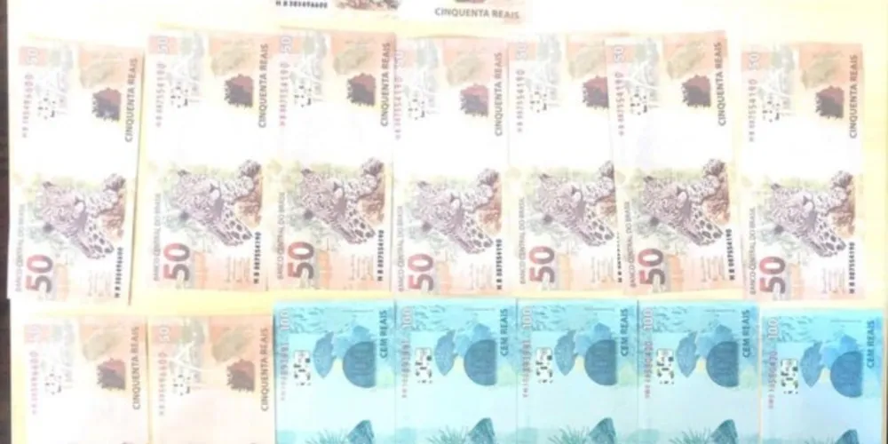 O envelope, contendo as notas falsas, foi retirado dos correios por uma pessoa que receberia R$ 50