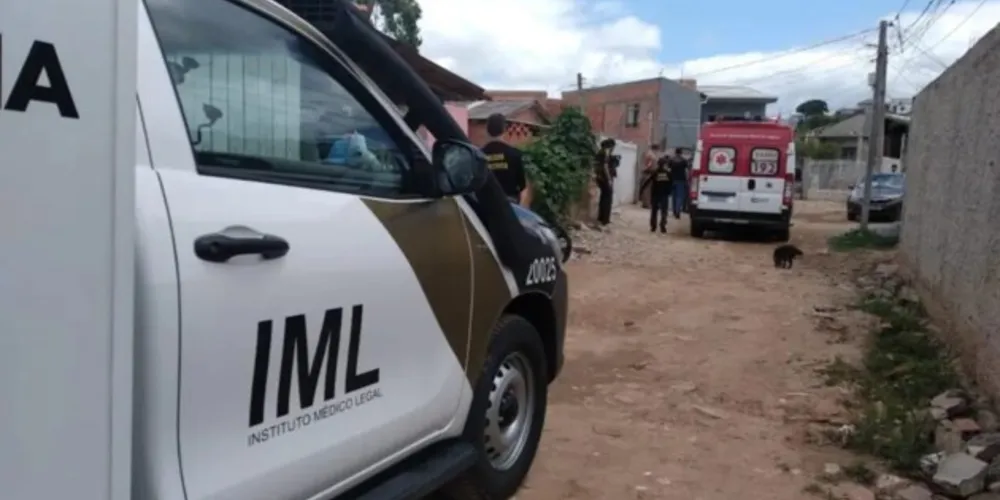 Em razão do homicídio, a mãe foi encaminhada para a delegacia e deve permanecer detida.