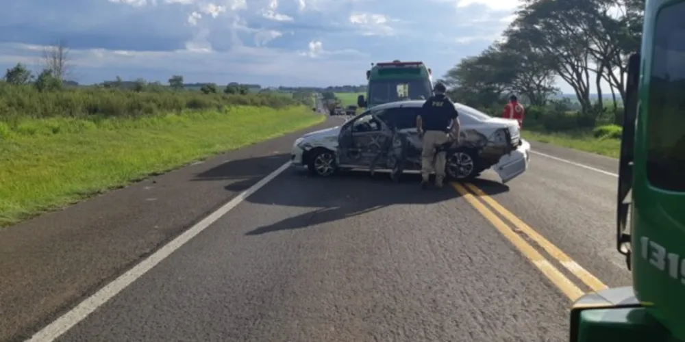  trânsito foi canalizado para o acostamento durante o atendimento, sem gerar filas