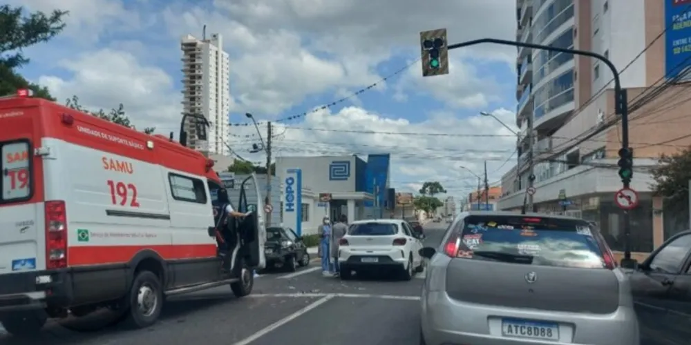 Colisão aconteceu no cruzamento das ruas Balduíno Taques e Ricardo Lustosa Ribas