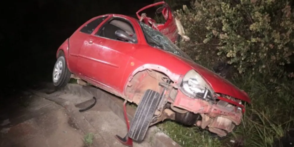 o motorista perdeu o controle do automóvel