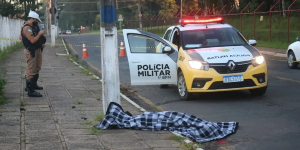 Imagem ilustrativa da imagem Homem cai de moto, bate a cabeça e morre em PG