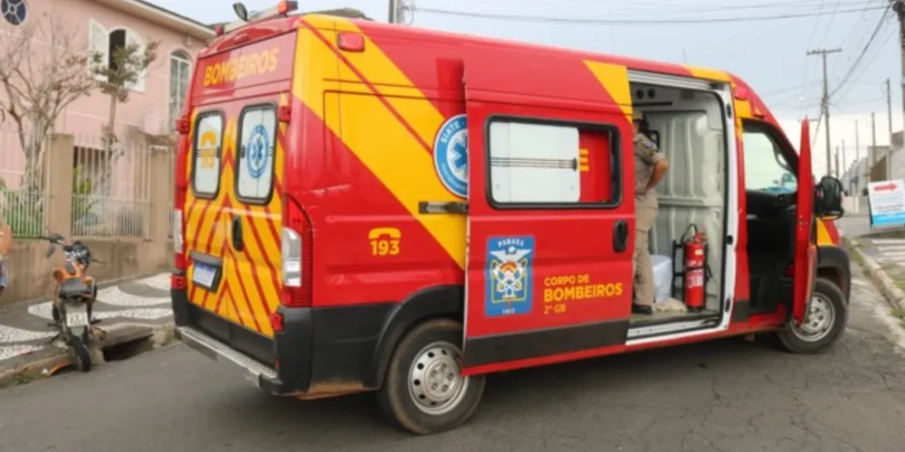O automóvel Fiat Pálio seguia pela Teófilo Otoni e furou a preferencial com a rua Monte Alverne, vindo a colidir contra uma motocicleta