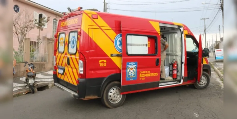 O automóvel Fiat Pálio seguia pela Teófilo Otoni e furou a preferencial com a rua Monte Alverne, vindo a colidir contra uma motocicleta