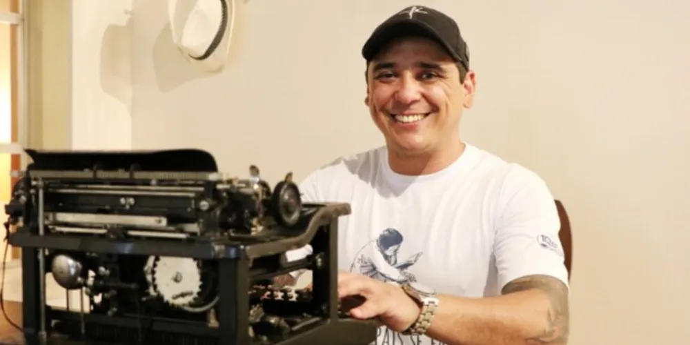 O livro conta a história de William Starke, escritor, ilustrador e artista