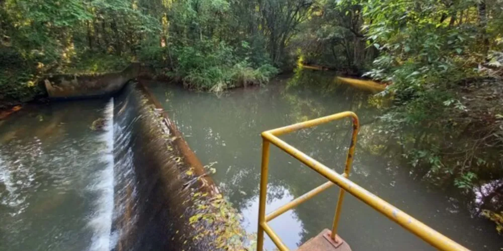 Essa situação levou a Sanepar a adotar o rodízio no fornecimento de água em algumas cidades e a colocar em alerta vários sistemas