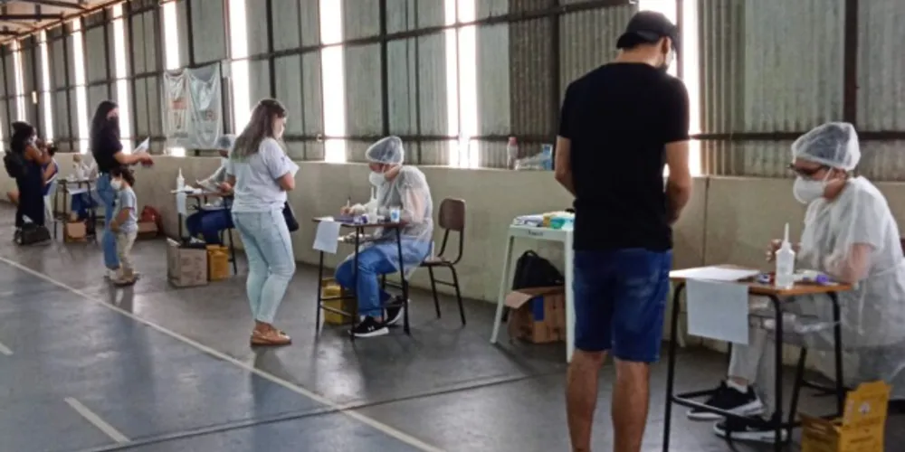 Primeiro dia registrou 230 casos positivados para covid-19.