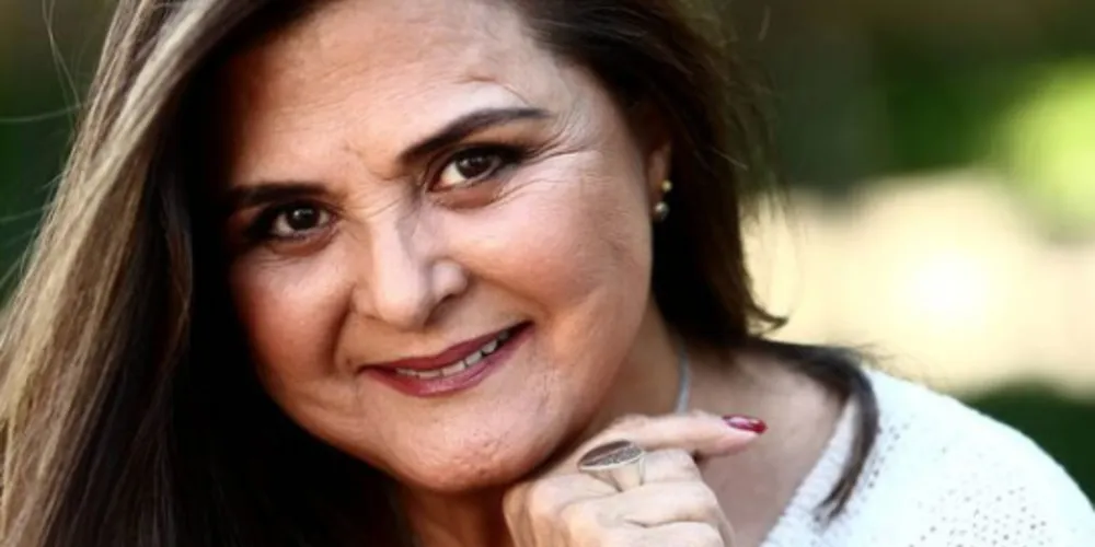 Atriz Elizangela, de 67 anos, foi internada em estado grave com sequelas do covid-19.