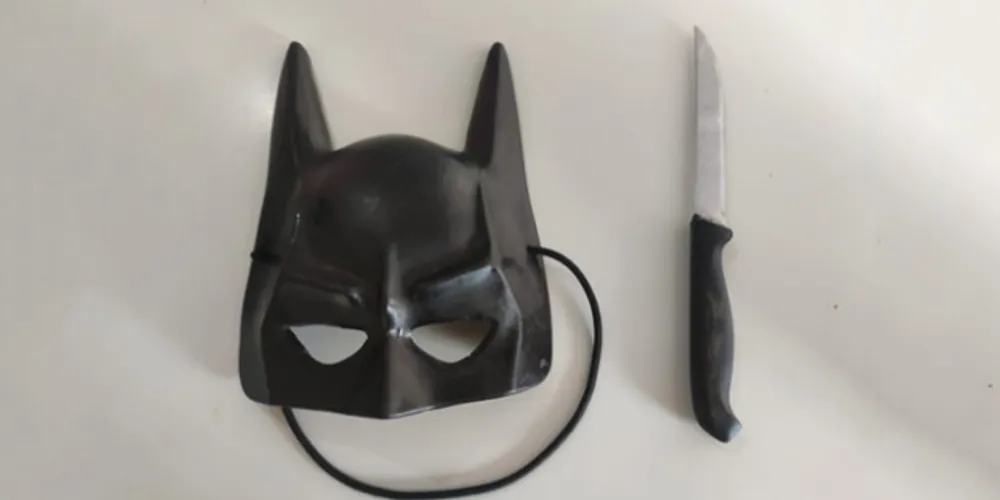 Polícia Militar prende os vigilantes 'Batman e Robin'