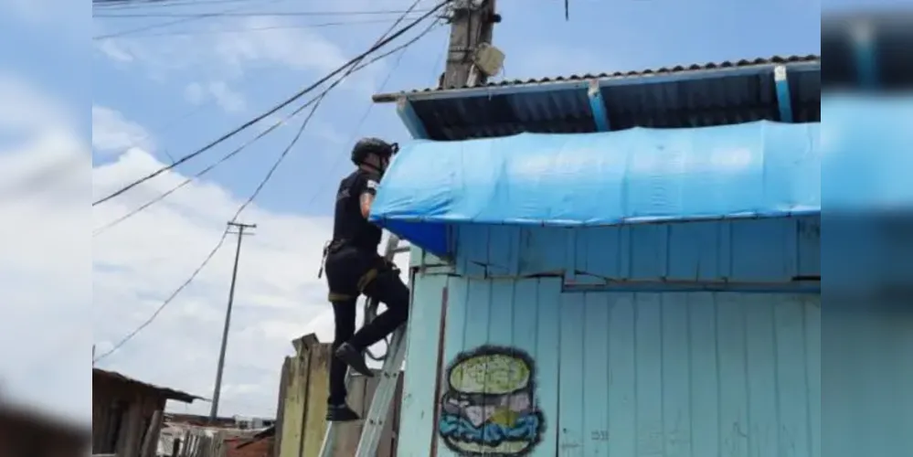 Os policiais civis da DHPP localizaram 8 câmeras Full HD no Alto Boqueirão