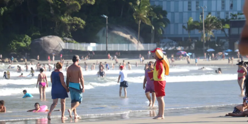 Desde o início do Verão Paraná, o Corpo de Bombeiros já fez 126 salvamentos no mar.