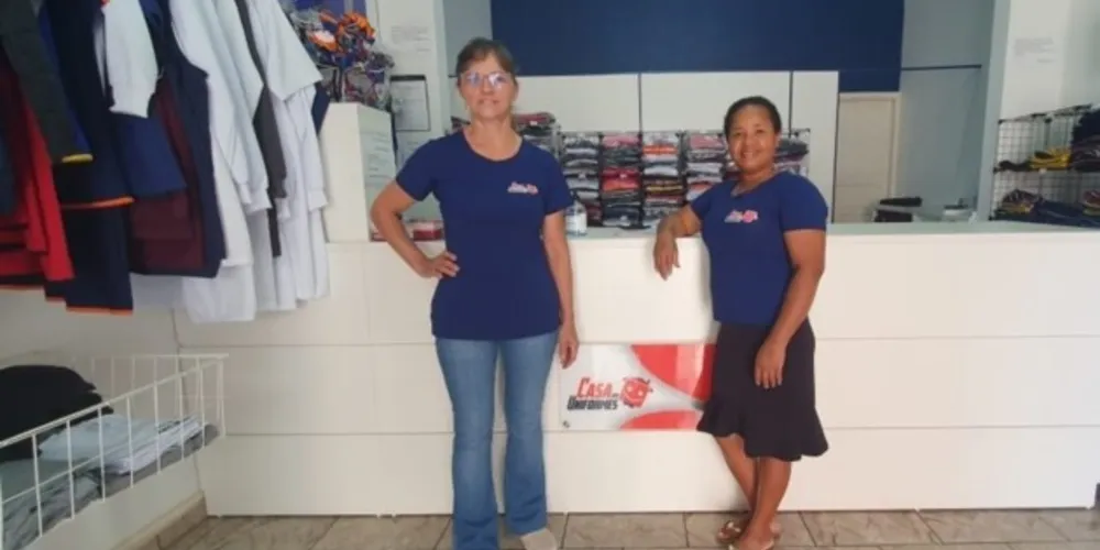 A empresa preparou condições especiais em uniformes escolares e profissionais