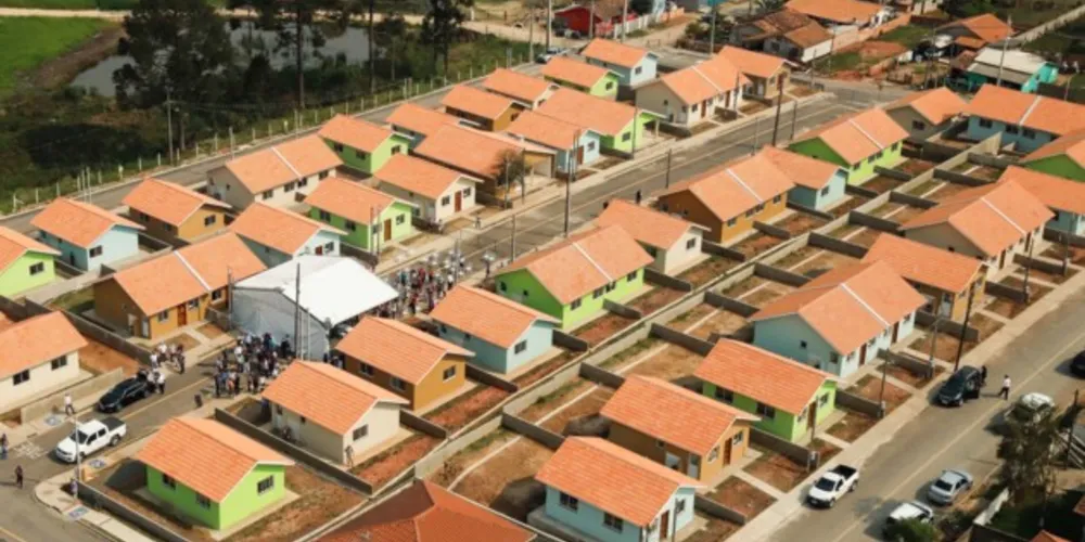 Casas populares serão construídas por meio do programa 'Casa Fácil Paraná'.