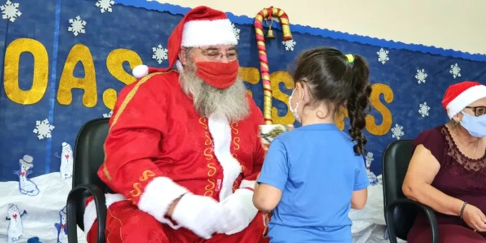 O CMEI Paulo Cunha Nascimento foi escolhido pelo Sesc para ser o local da primeira entrega dos brinquedos de Natal neste ano