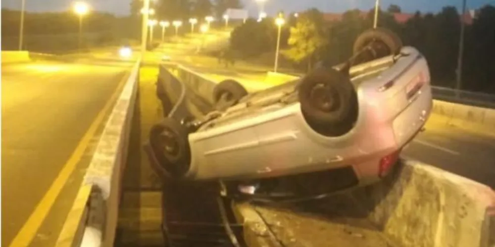 Capotamento aconteceu na manhã desta quarta-feira