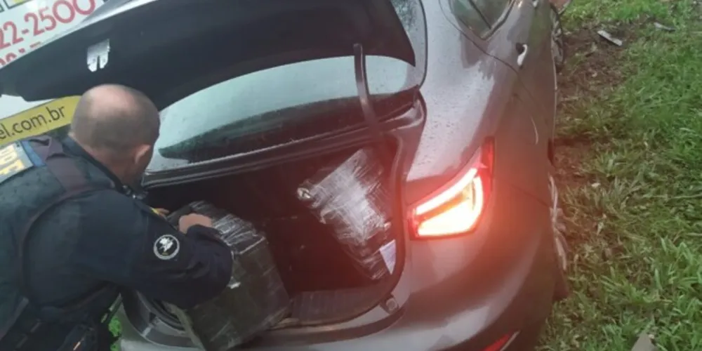 Imagem ilustrativa da imagem Carro com 230 Kg de maconha é flagrado em rodovia da região