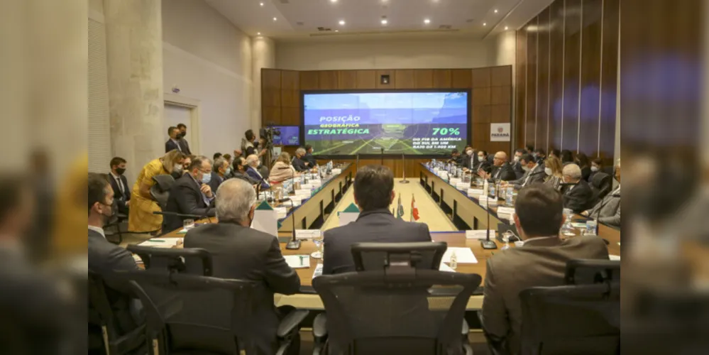 O projeto da futura ferrovia foi apresentado nesta terça-feira (30) aos governadores dos estados que compõem o Codesul