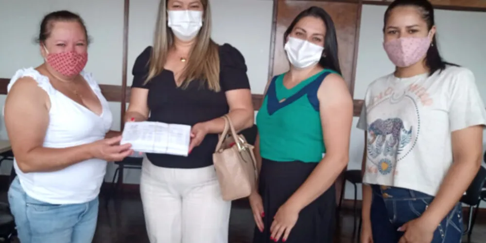 Poderão receber o valor as famílias em situação de pobreza ou extrema pobreza, desde que não sejam beneficiárias do programa de transferência de renda federal