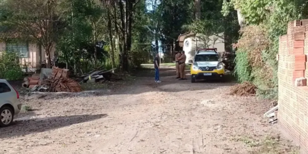 Em 2020, a vítima chegou a abrir boletim de ocorrência contra o agressor por violência doméstica.