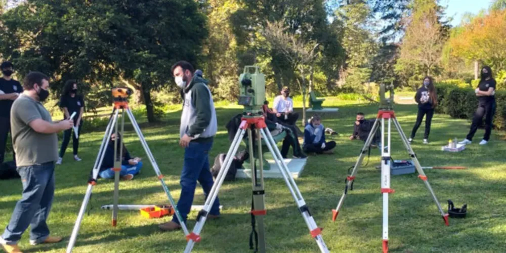 Educação fecha parceria para ofertar três cursos técnicos do Ensino Médio Profissional