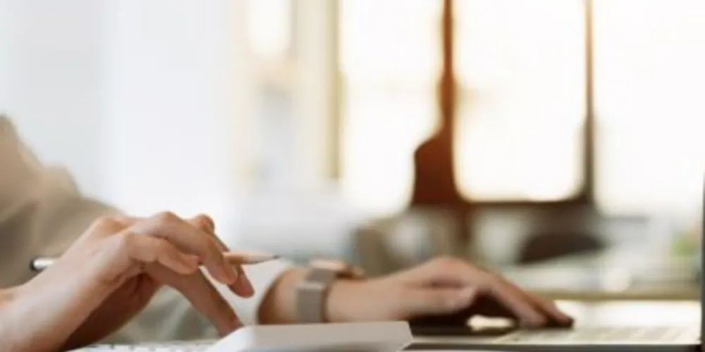 Pesquisa da CNC e Fecomércio PR mostra que 89,9% das famílias paranaenses possuem algum tipo de dívida.