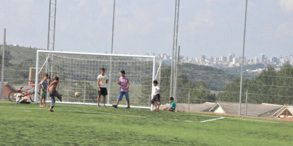 Quadras estariam sendo locadas pelas associações sem prestação de contas posterior;