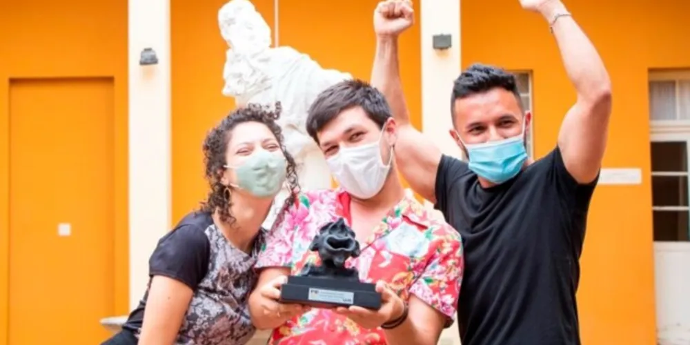 Vencedores do 49º Fenata recebem troféus e premiações