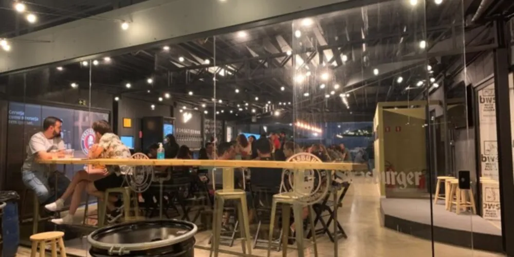 Imagem ilustrativa da imagem Strasburger lança bar com foco na integração entre ambientes