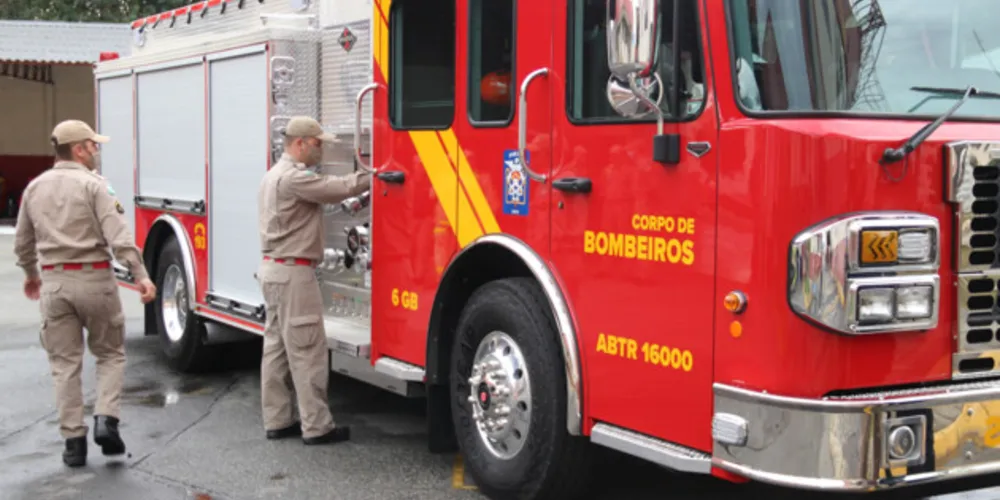  A nova viatura do Corpo de Bombeiro é a primeira de modelo americano no Estado do Paraná