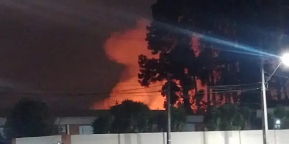 Os galpões da empresa abrigam produtos de empresas varejistas, como eletrodomésticos, que chegam de outras cidades para serem distribuídos pela região.