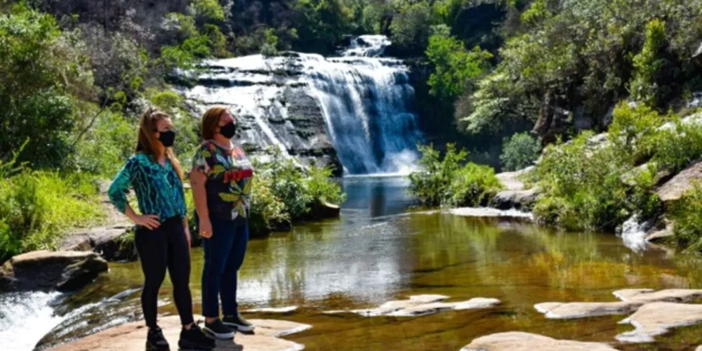 Passarela instalada no Lago Azul entrou em fase final de reformas