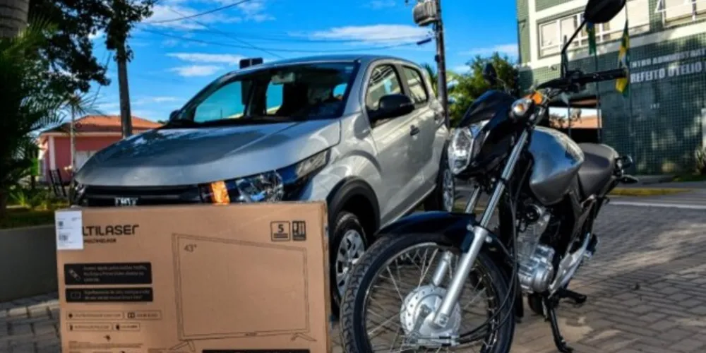 Vencedores receberam um carro zero quilômetro, uma moto e cinco televisores Smart de 42 polegadas