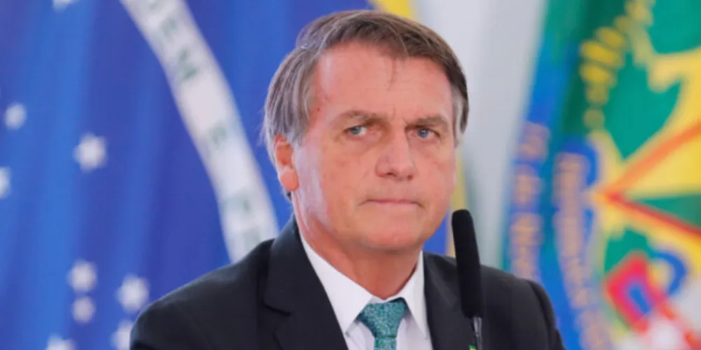 Imagem ilustrativa da imagem Bolsonaro critica vacinação em crianças: "Tarados por vacinas"