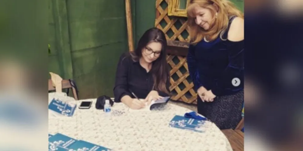 O lançamento do livro ocorre em Ponta Grossa e a tarde de autógrafos acontece em outras três cidades.