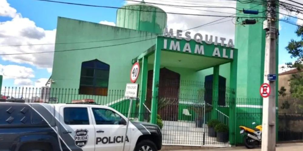 O suspeito queimou, dentre outros objetos importantes para o Islã, o livro sagrado dos muçulmanos, o Alcorão
