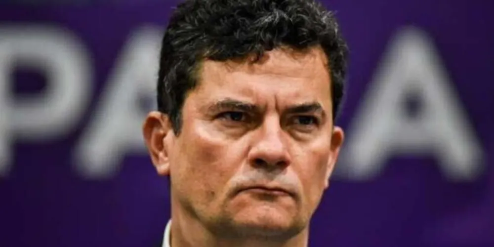 Imagem ilustrativa da imagem Moro critica filhos de Bolsonaro e os chama de 'bandidos'