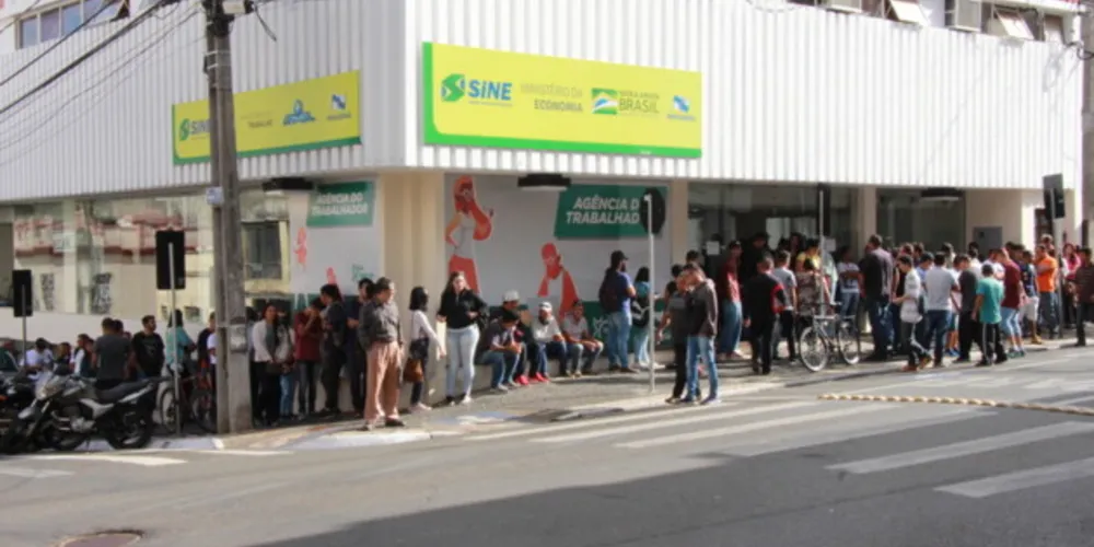 A agência de Ponta Grossa fica na rua Doutor Colares, 394, no Centro, Ponta Grossa.