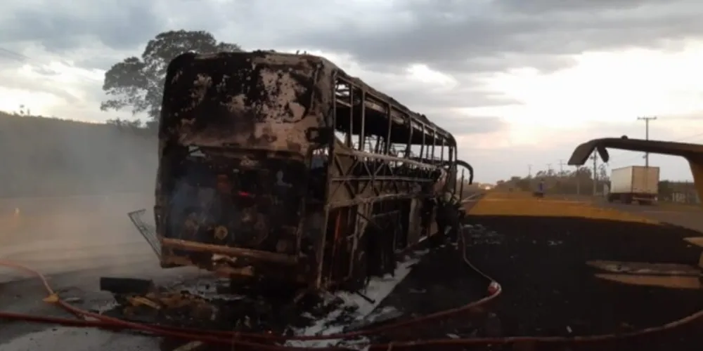 O acidente ocorreu na BR-376, em Maringá.