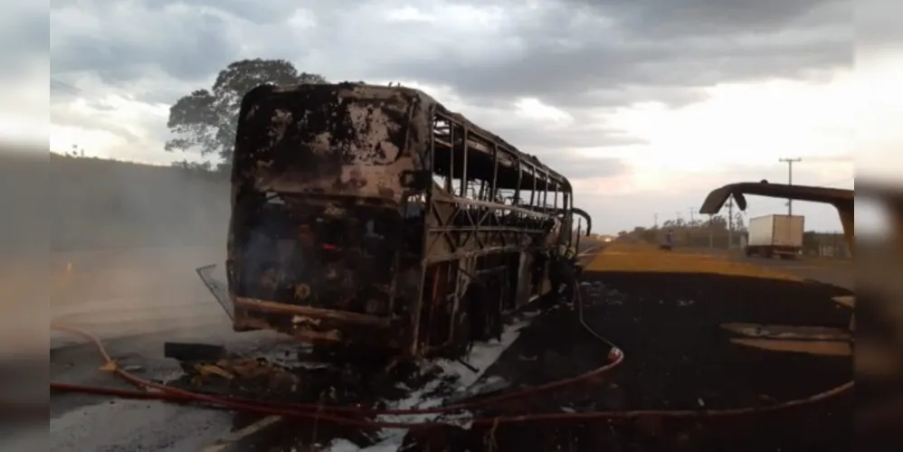 O acidente ocorreu na BR-376, em Maringá.