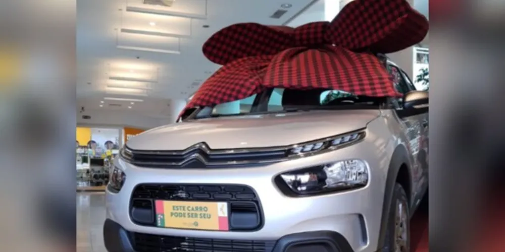 Citröen C4 Cactus Live 1.6, prata.