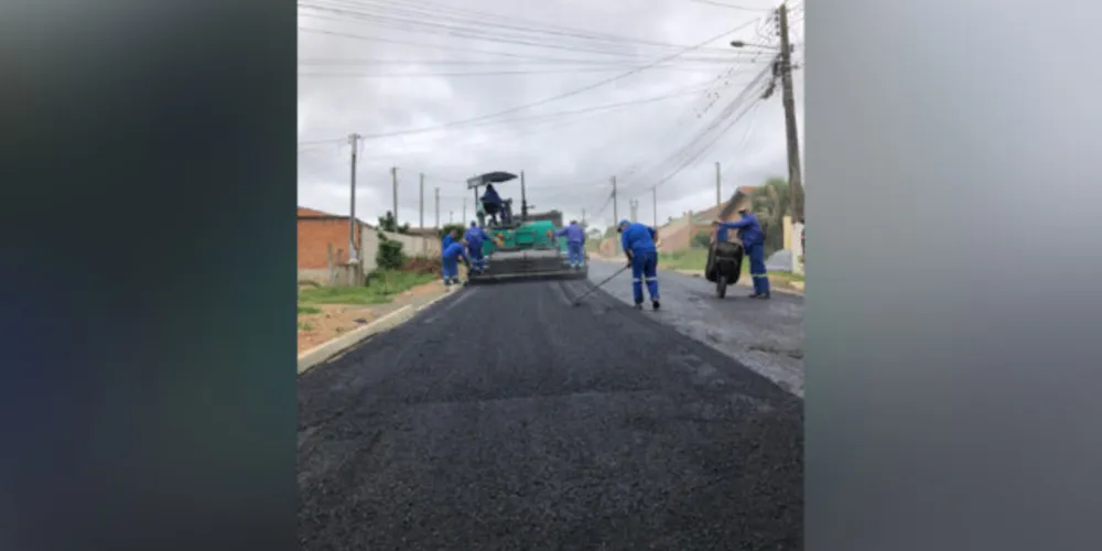 Ao todo, foram executados 2600 m² de pavimentação em vias do Contorno e em Oficinas