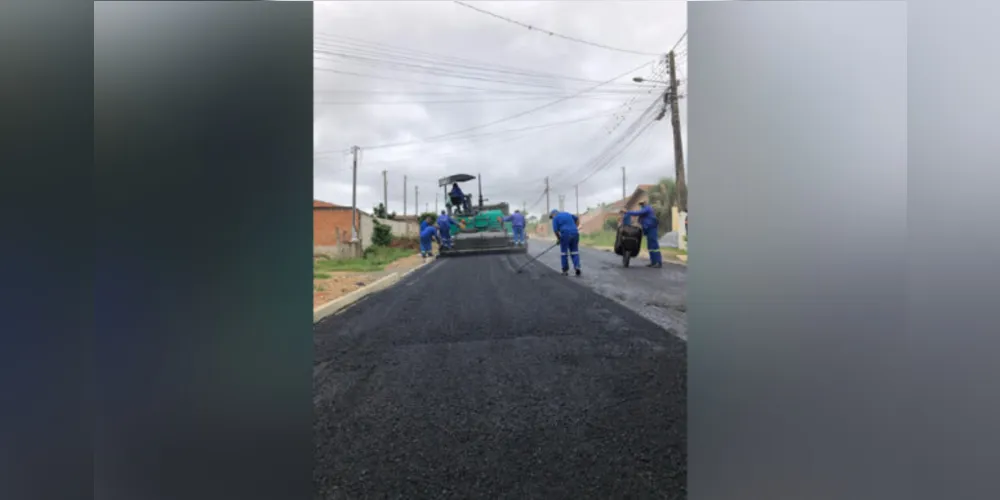 Ao todo, foram executados 2600 m² de pavimentação em vias do Contorno e em Oficinas