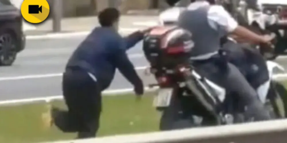 Imagem ilustrativa da imagem Jovem é algemado a moto de PM e arrastado em SP